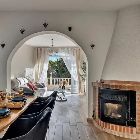 Villa 200m From The Beach, Jacuzzi, Swimming Pool, Bbq Calpe