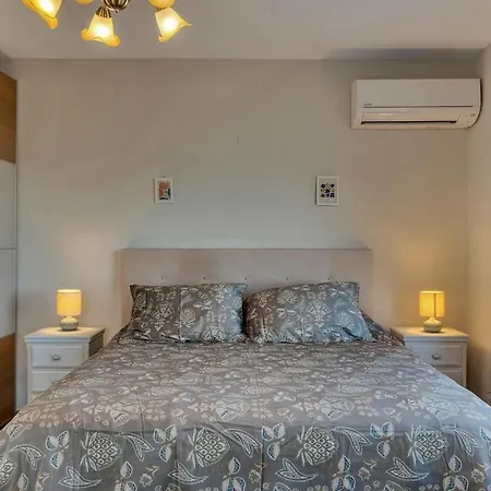 200m From The Beach, Jacuzzi, Swimming Pool, Bbq Villa Calpe