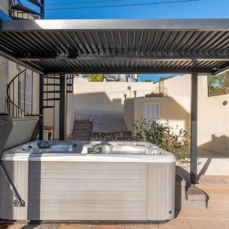 200m From The Beach, Jacuzzi, Swimming Pool, Bbq Villa Calpe