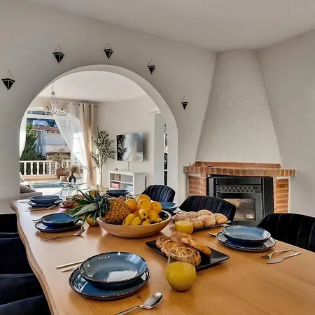 200m From The Beach, Jacuzzi, Swimming Pool, Bbq Calpe