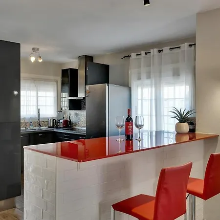 Villa 200m From The Beach, Jacuzzi, Swimming Pool, Bbq